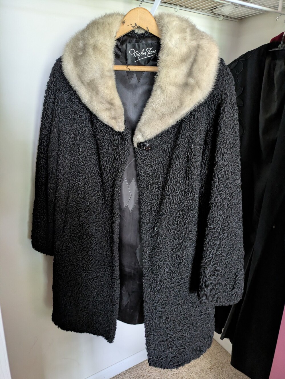 Vintage Black Persian Lamb Coat with Mink Fur Collar. Nigbor Furs. Size L.